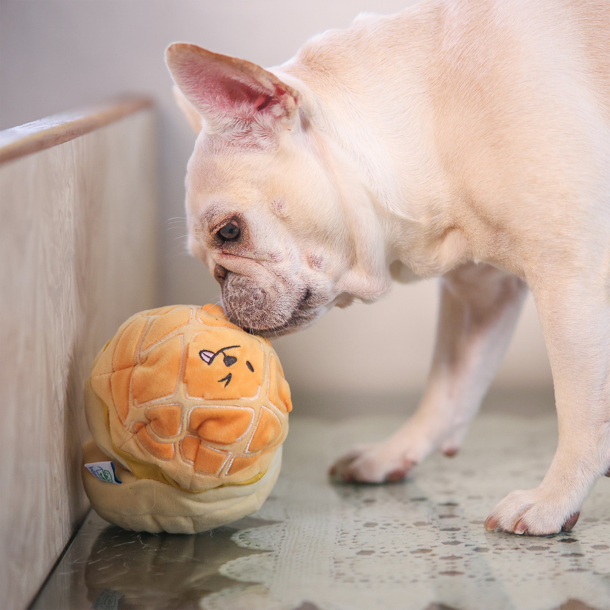 Woof² Buttered Pineapple Bun Pet Toys 菠蘿油二合一藏食寵物玩具